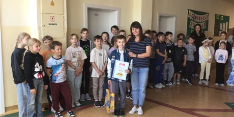 Powiększ grafikę: apel-porzadkowy-klas-i-iii-podsumowanie-ii-semestru-624982.jpg