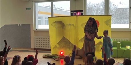 Powiększ grafikę: bal-karnawalowy-673502.jpg