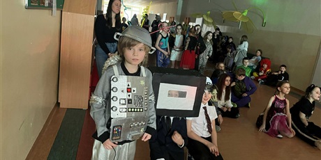 Powiększ grafikę: bal-karnawalowy-673503.jpg