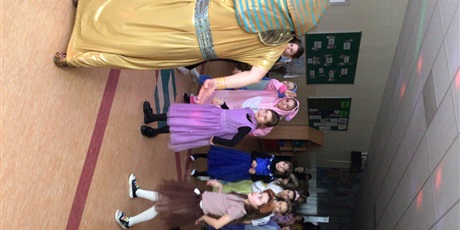 Powiększ grafikę: bal-karnawalowy-674137.jpg