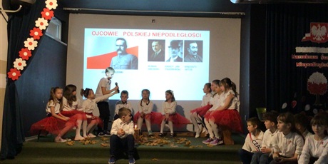 Powiększ grafikę: narodowe-swieto-niepodleglosci-klasy-i-iii-653840.jpg