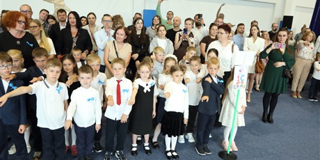 Powiększ grafikę: slubowanie-klas-pierwszych-710566.jpg