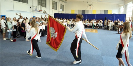 Powiększ grafikę: slubowanie-klas-pierwszych-710568.jpg