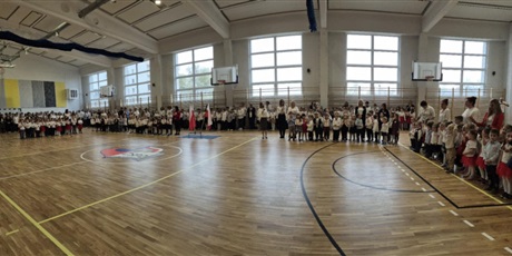 Powiększ grafikę: uroczysta-akademia-z-okazji-swieta-niepodleglosci-653411.jpg