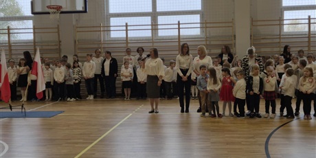 Powiększ grafikę: uroczysta-akademia-z-okazji-swieta-niepodleglosci-653413.jpg