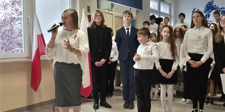 Powiększ grafikę: uroczysta-akademia-z-okazji-swieta-niepodleglosci-653415.jpg