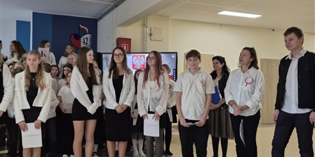 Powiększ grafikę: uroczysta-akademia-z-okazji-swieta-niepodleglosci-653416.jpg