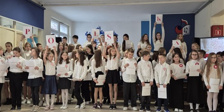 Powiększ grafikę: uroczysta-akademia-z-okazji-swieta-niepodleglosci-653419.jpg