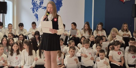 Powiększ grafikę: uroczysta-akademia-z-okazji-swieta-niepodleglosci-653431.jpg