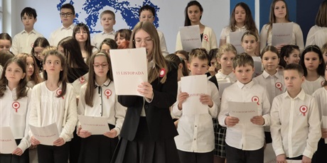 Powiększ grafikę: uroczysta-akademia-z-okazji-swieta-niepodleglosci-653432.jpg