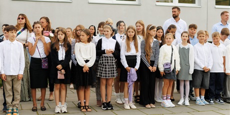 Powiększ grafikę: uroczyste-rozpoczecie-roku-szkolnego-2025-2026-636838.jpg