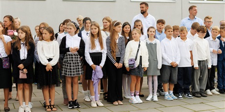 Powiększ grafikę: uroczyste-rozpoczecie-roku-szkolnego-2025-2026-636839.jpg