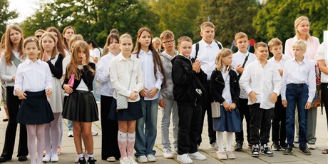 Powiększ grafikę: uroczyste-rozpoczecie-roku-szkolnego-2025-2026-636846.jpg