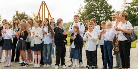 Powiększ grafikę: uroczyste-rozpoczecie-roku-szkolnego-2025-2026-636848.jpg