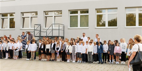 Powiększ grafikę: uroczyste-rozpoczecie-roku-szkolnego-2025-2026-636853.jpg