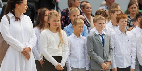 Powiększ grafikę: uroczyste-rozpoczecie-roku-szkolnego-2025-2026-636862.jpg