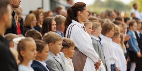 Powiększ grafikę: uroczyste-rozpoczecie-roku-szkolnego-2025-2026-636878.jpg